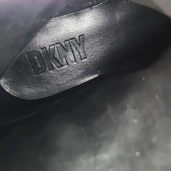 NWT DKNY Women's Taeta Black Leather Zip Moto Chunky Short Boots Size 8.5M - Picture 14 of 16